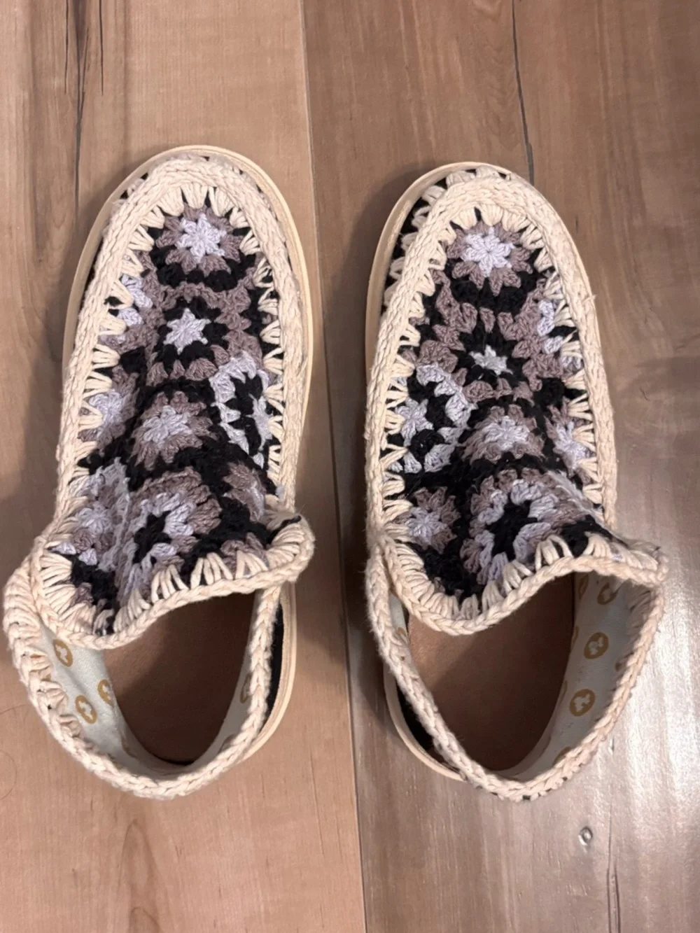 MOU BOLD ESKIMO SNEAKER BOOT CROCHET AND SUEDE IN BLACK COMBO SIZE 37 LIKE NEW - Picture 5 of 9